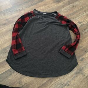 PINK LILY Small Buffalo Plaid Longsleeve Top